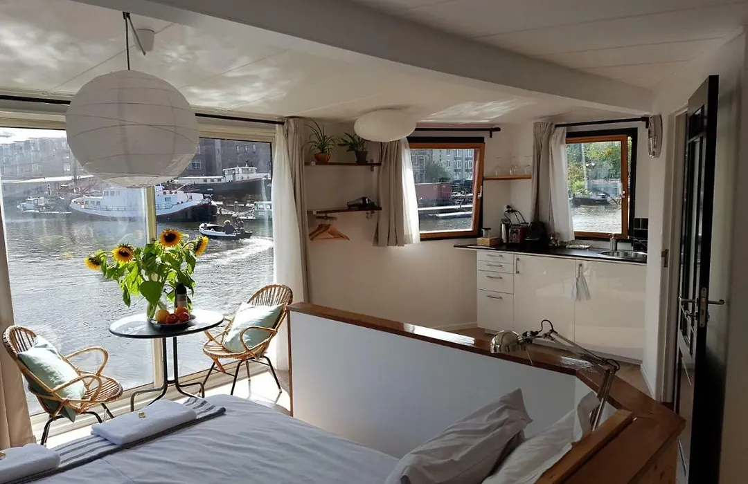 Houseboat Concordia B&B-1